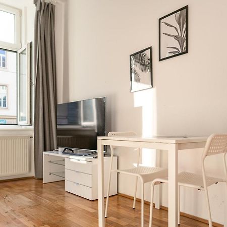 Comfortable 3Br Shared Apart. - Suitable For Long Stays Вена Экстерьер фото